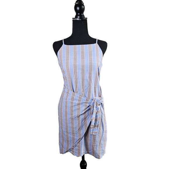 Altar'd State Summer Spring Spaghetti Strap Lined Wrap Dress Size Medium - Picture 1 of 12